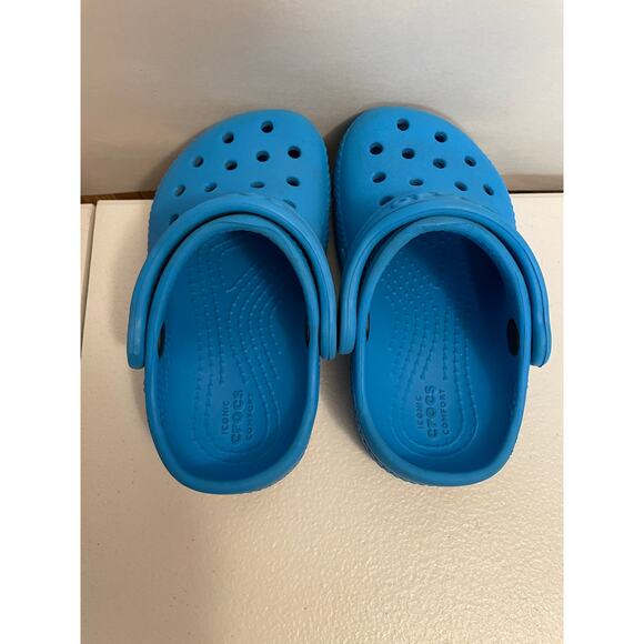 CROCS 2 pair children‎ size 6 Blue pair and Shark gray/black EUC - Picture 12 of 16